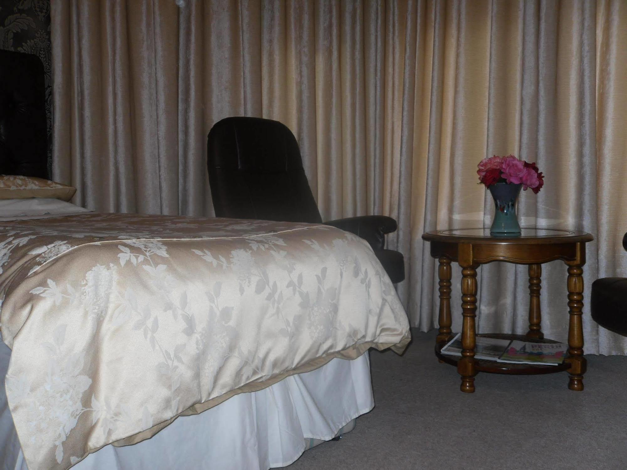 Ardfern Guest House Perth Esterno foto